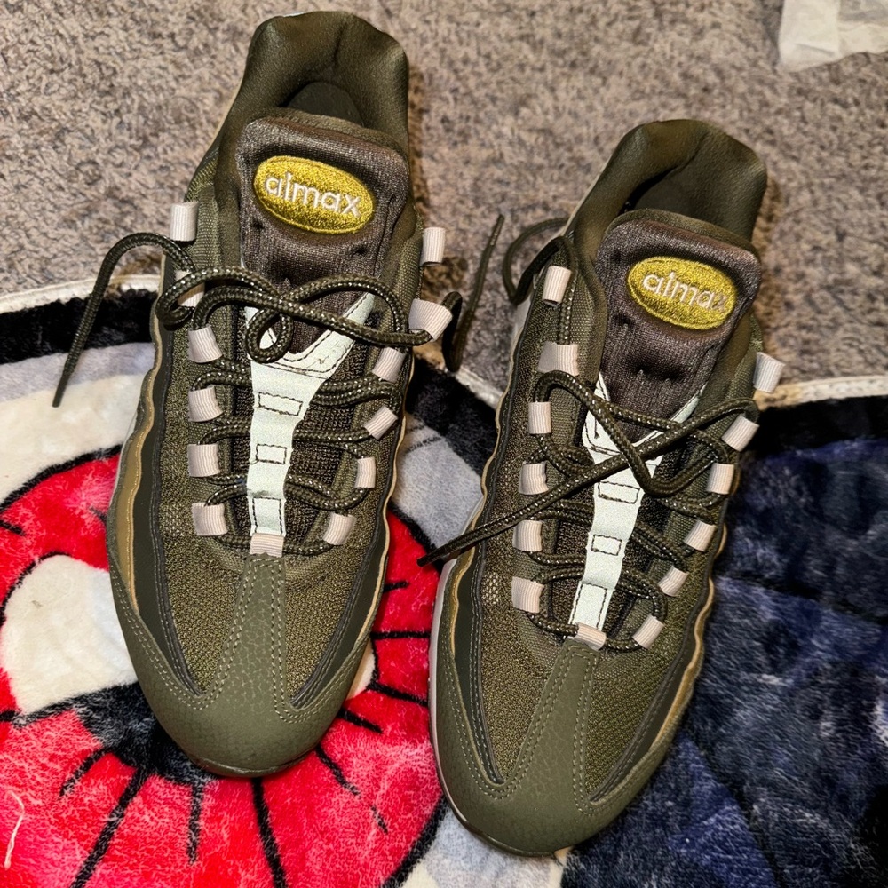 Nike Air Max 95 Essential Olive
